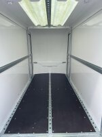 PKW Anh&auml;nger Fabrikat Brian James Typ Box Van 600  3.50m x 1.60m, 2700 Kg wei&szlig;